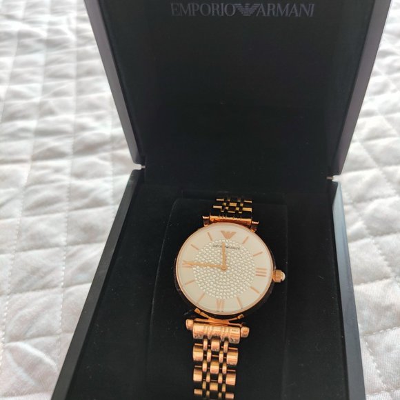 Armani ladies wrist watch 90% new main image 4